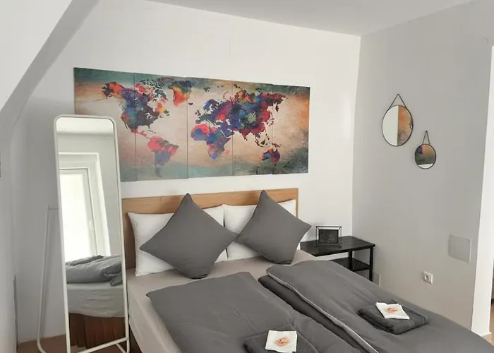 Spacious & Cozy - Near Metro & Center - 3 Beds For 5 Person Holiday home